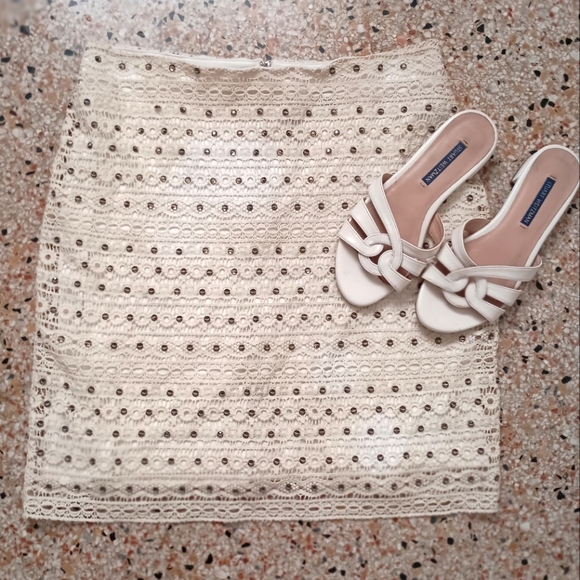 Crochet lace skirt - Picture 1 of 11